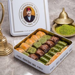 Baklava Assortment Metal Box 1100 gr