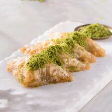 Karakoy-Gulluoglu-Baklava-Sobiyet-with-Pistachio-2