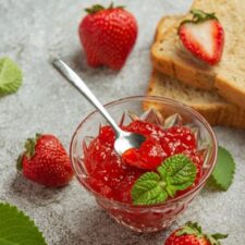 Strawberry-Marmalade-250-gr-8.81-oz-2