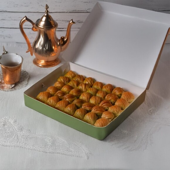 Karakoy Gulluoglu Midye Baklava with Pistachio----